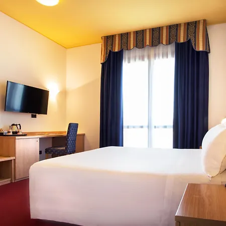 Western Titian Venice Airport