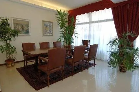 Western Titian Venice Airport